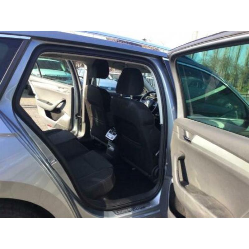 Skoda Superb COMBI 1.6 TDI 88KW AMBITION BUSINESS (bj 2015)