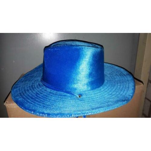 cowboy hoed