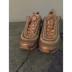 Roze Nike schoenen met lucht in zool maat 37