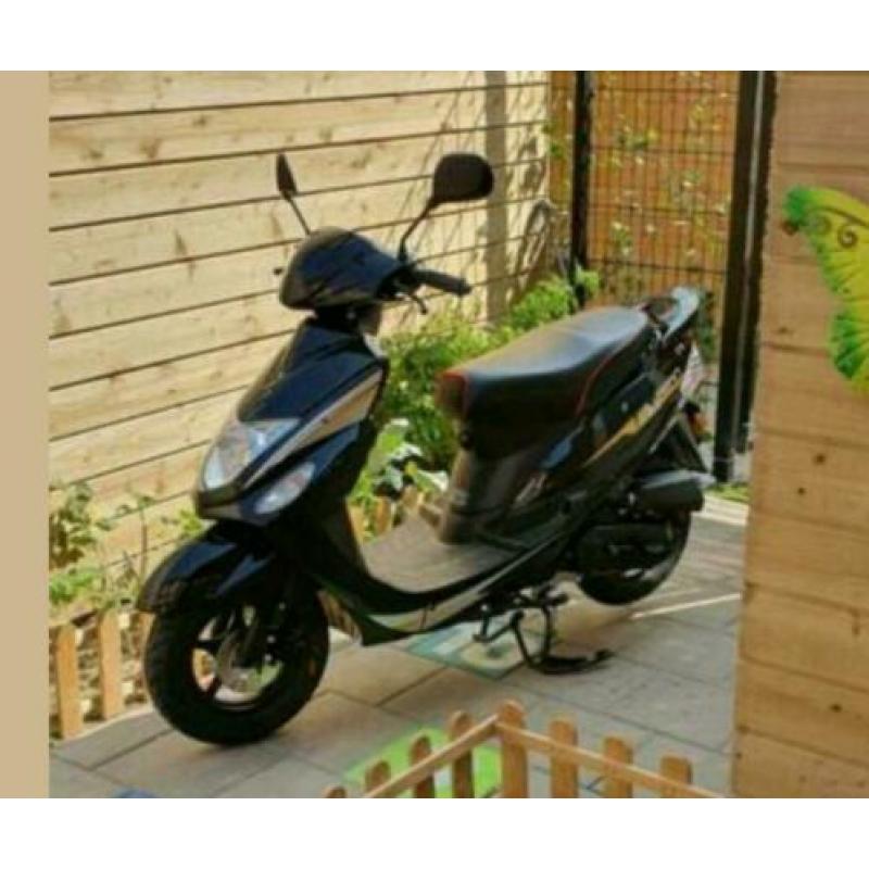 Senzo urban scooter