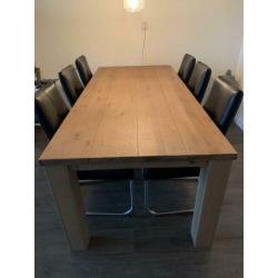 Eetkamertafel & 6 eetkamerstoelen