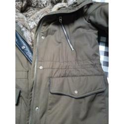 Zara jas L