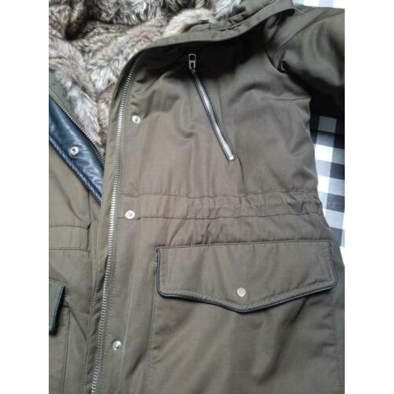 Zara jas L