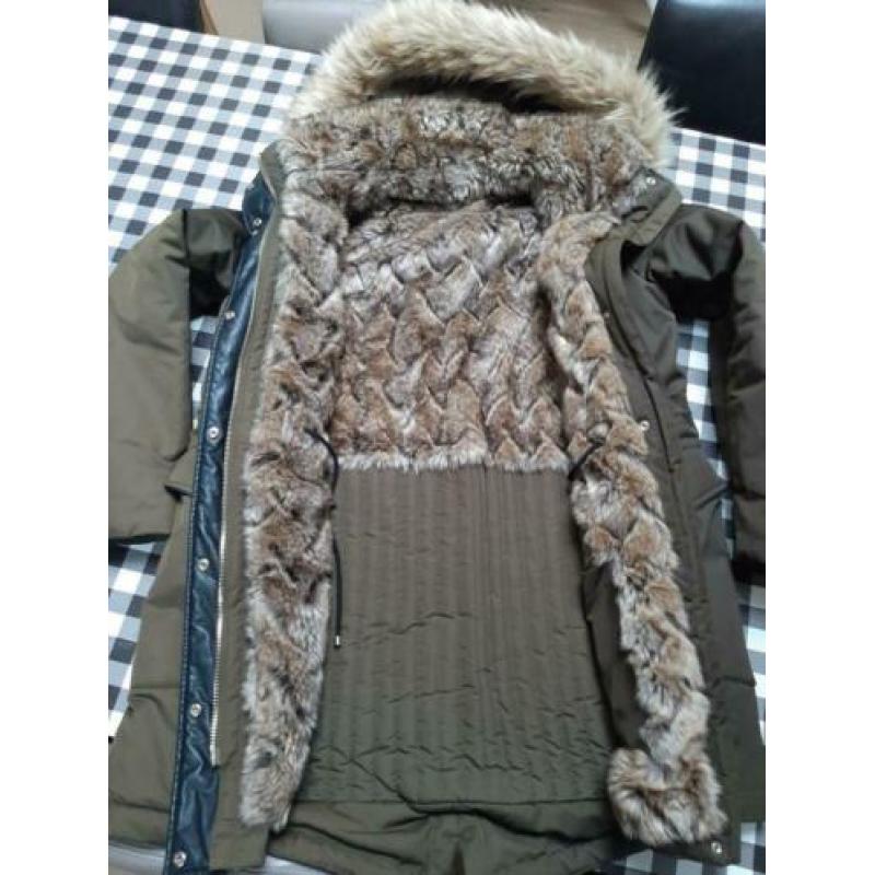 Zara jas L