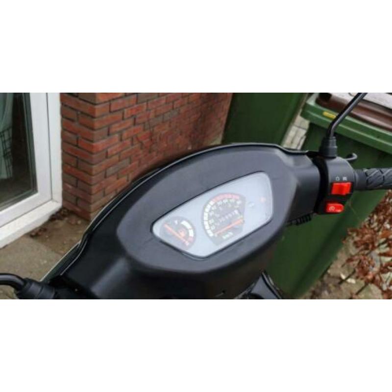 Senzo urban scooter