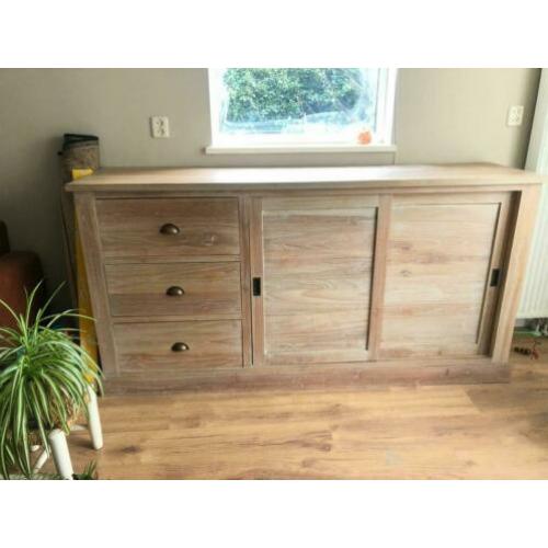 Dressior van echt hout