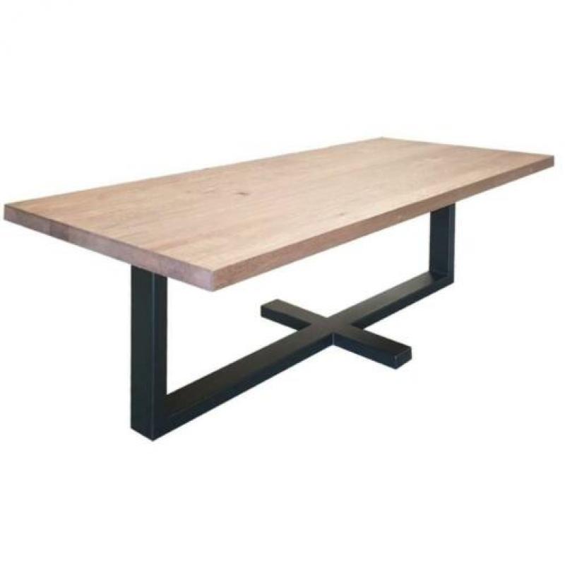 Voor Tafels & meer zit u bij Chairs@Home altijd goed.