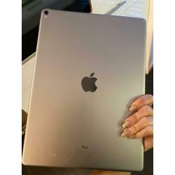 Ipad Pro 12.9” 256 GB 2de generatie + apple toetsenbord