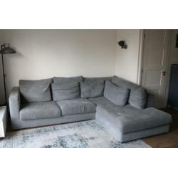 Mooie, grijze lounge bank