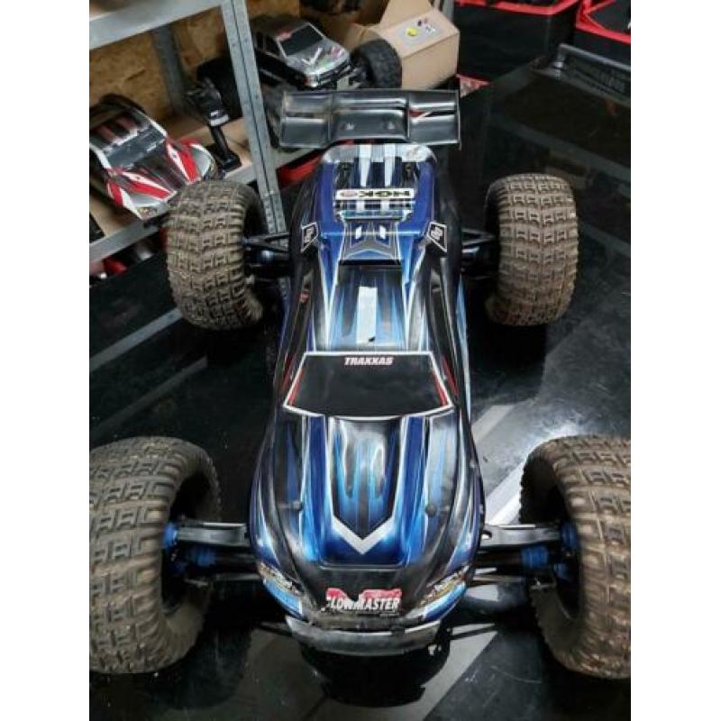 Dikke traxxas e revo met set 3s lipos en tqi zender