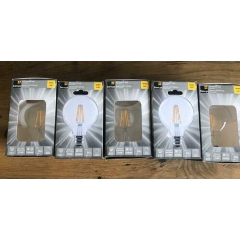 Industriële lamp led met 2 soorten lampen. Helder en warm