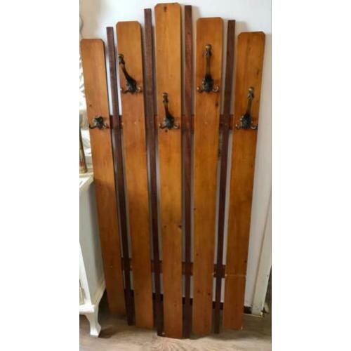 WandKapstok 150X67cm Deze kapstok heeft vijf metalen