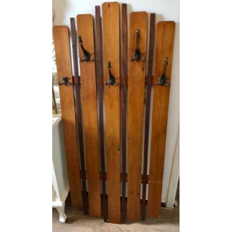 WandKapstok 150X67cm Deze kapstok heeft vijf metalen