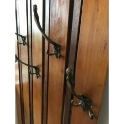 WandKapstok 150X67cm Deze kapstok heeft vijf metalen