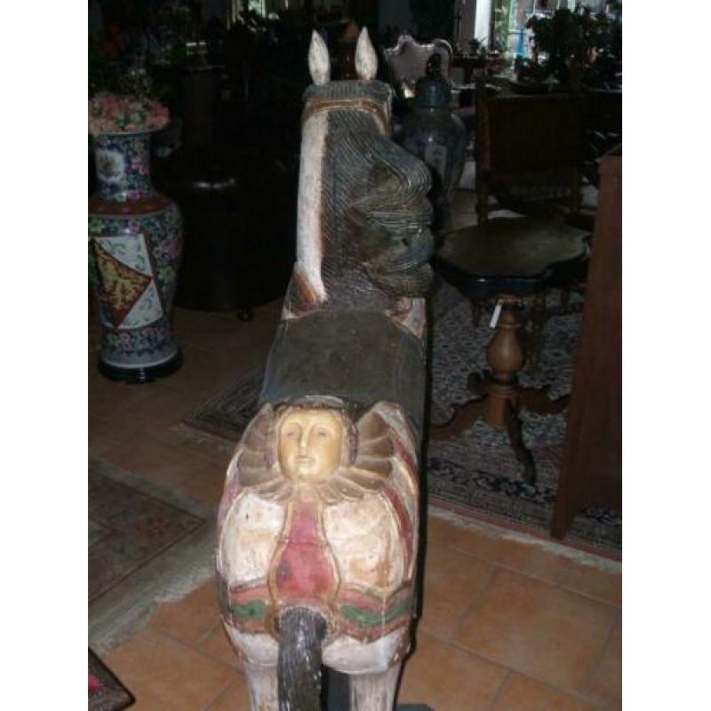 Groot Carousselpaard of kermispaard.