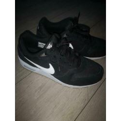 Nike runner MD zwart wit, Mt 42