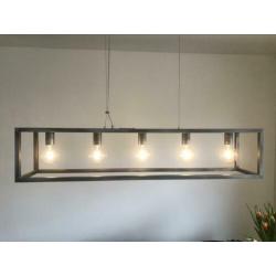 Industriële lamp led met 2 soorten lampen. Helder en warm