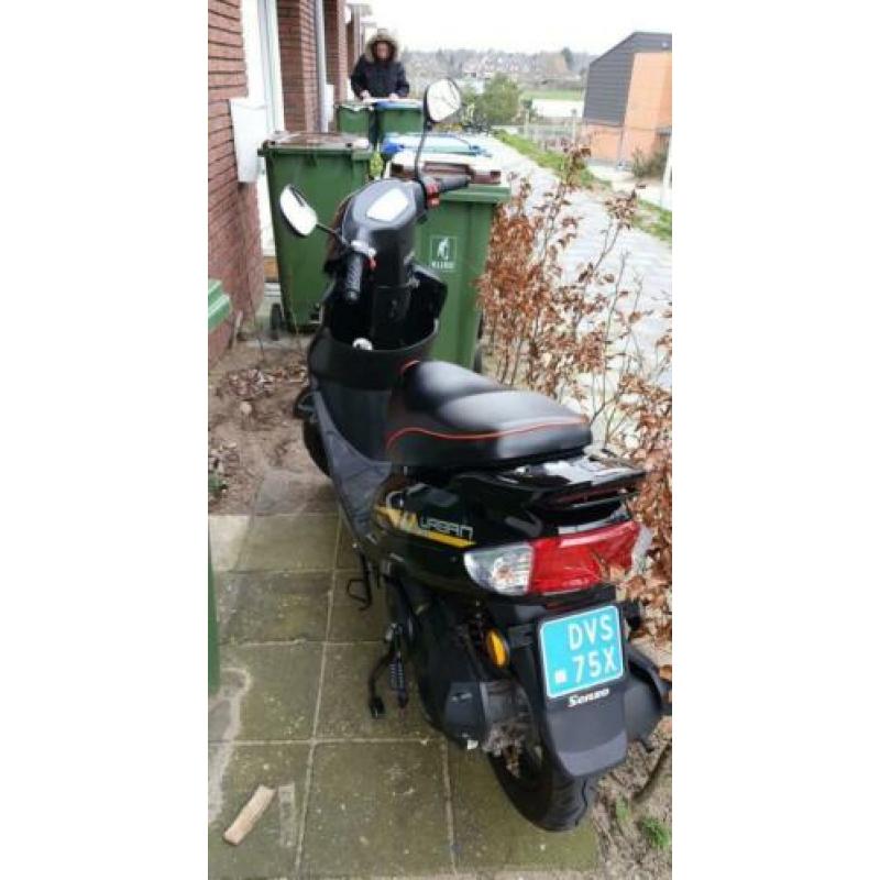 Senzo urban scooter