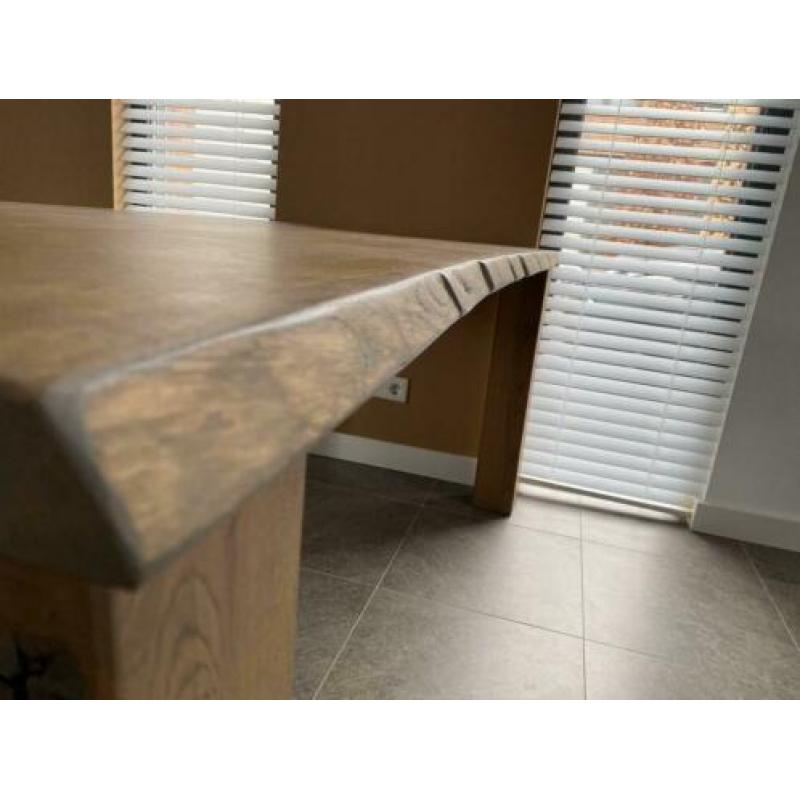 Massief eiken tafel met waankant 175 x 95 cm