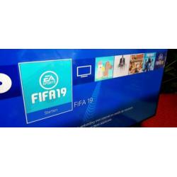 Playstation 4 500GB | 2 Controllers | 6 Games