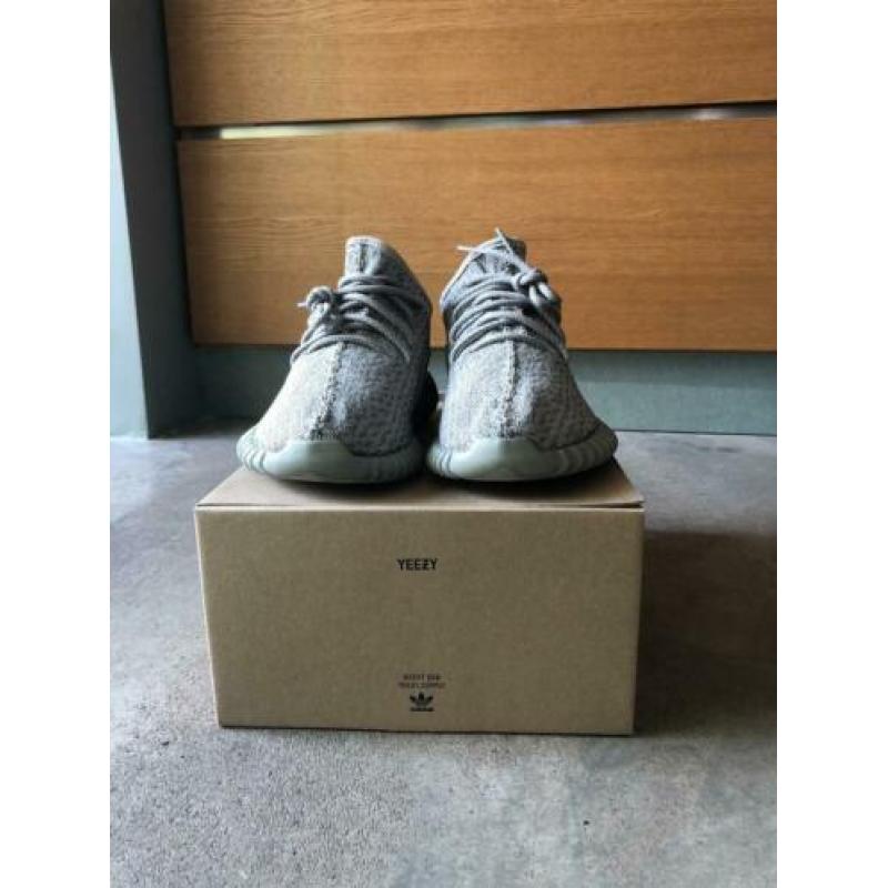 Yeezy 350 v1 “moonrock”. us 9 1/2. eu 43 1/3.