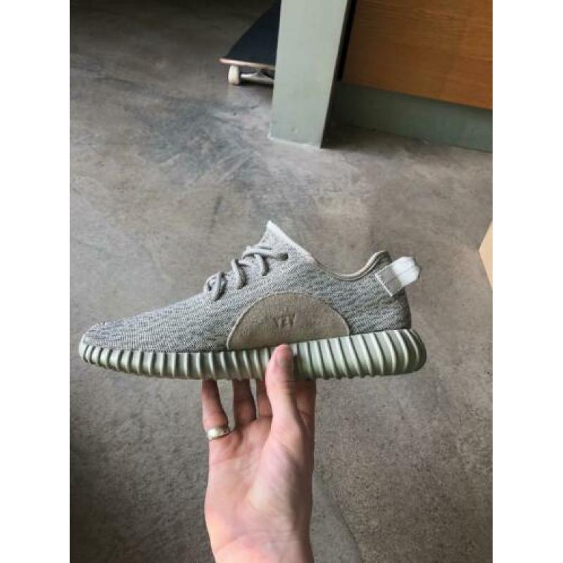 Yeezy 350 v1 “moonrock”. us 9 1/2. eu 43 1/3.