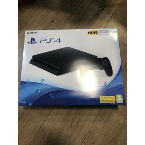PS4 Slim 1 TB