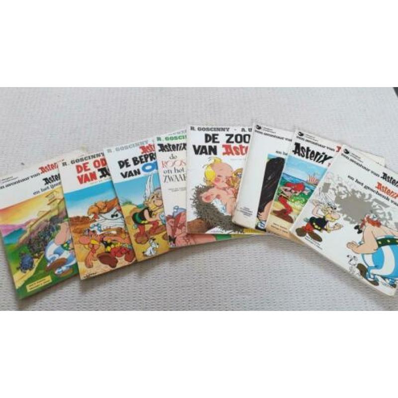 Stapel stripboeken Donald Duck, Suske en Wiske etc.