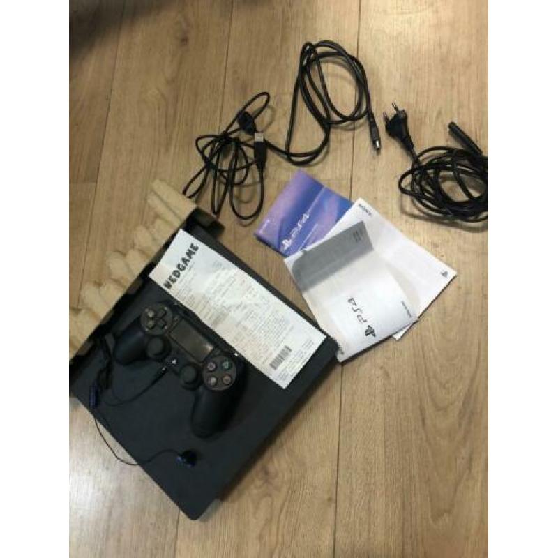 PS4 Slim 1 TB