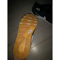 Nike runner MD zwart wit, Mt 42