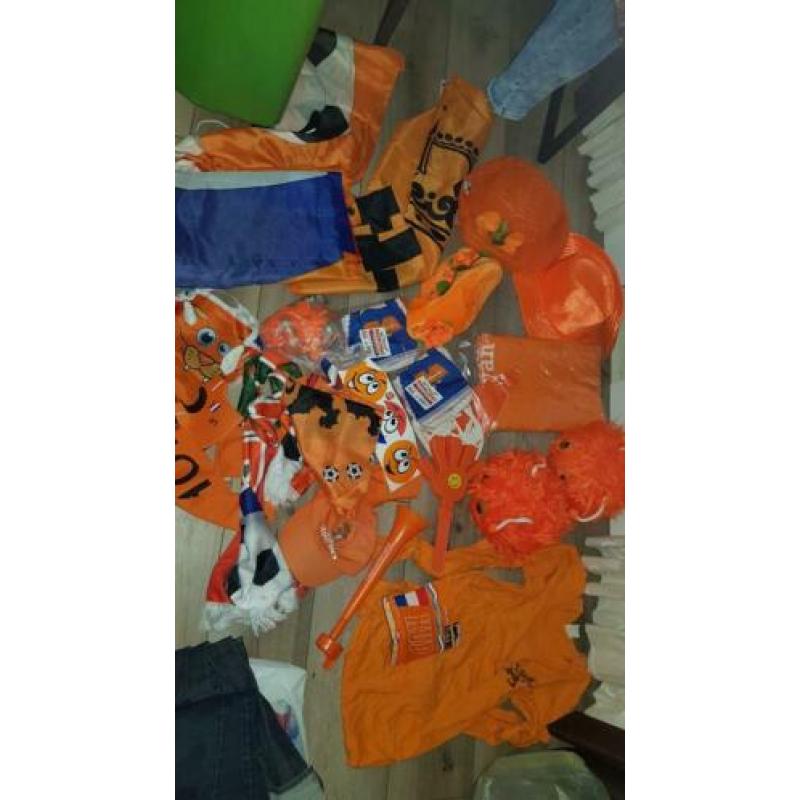 Wk EK voetbal versiering vlaggen, wuppie enz