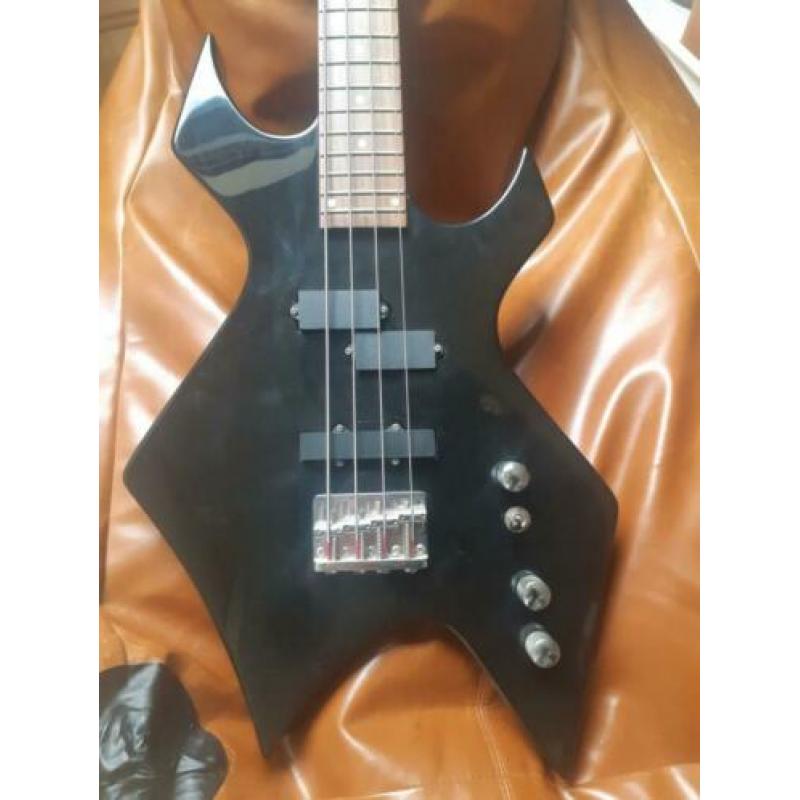 warlock basgitaar