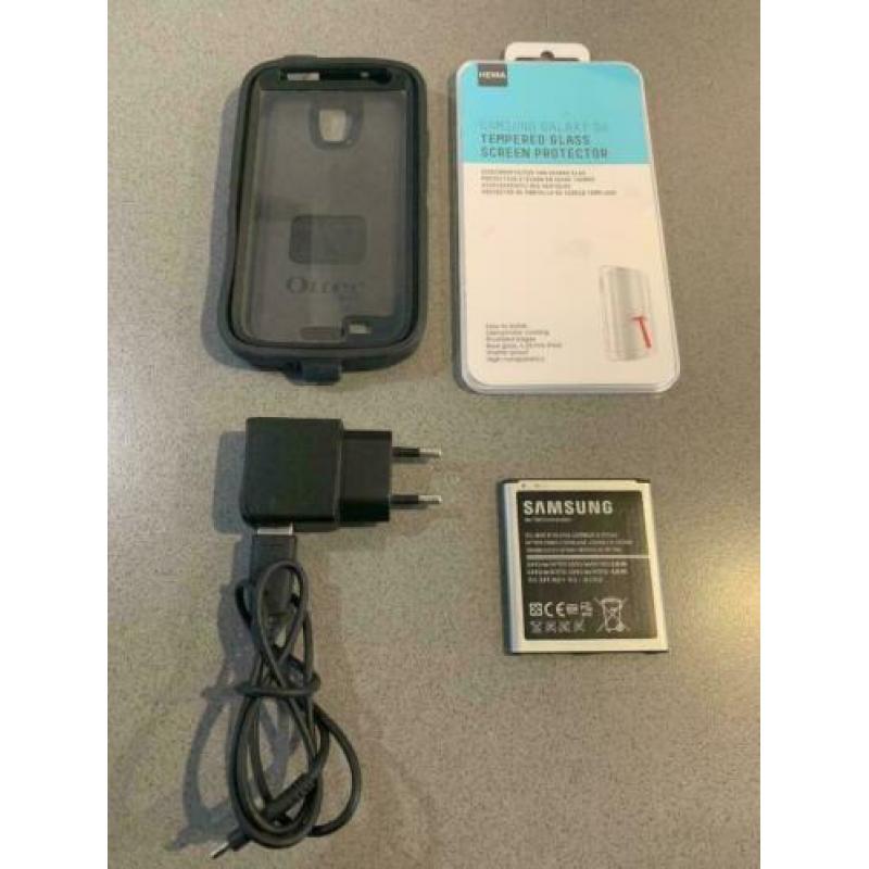 Samsung S4 in uitstekende staat + vele extra's