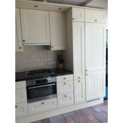 Complete(Grando) Keuken Vanille kleur, incl apparaten