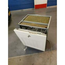 WHIRLPOOL Nette Volledig Inbouw Vaatwasser !! 95 EURO !!