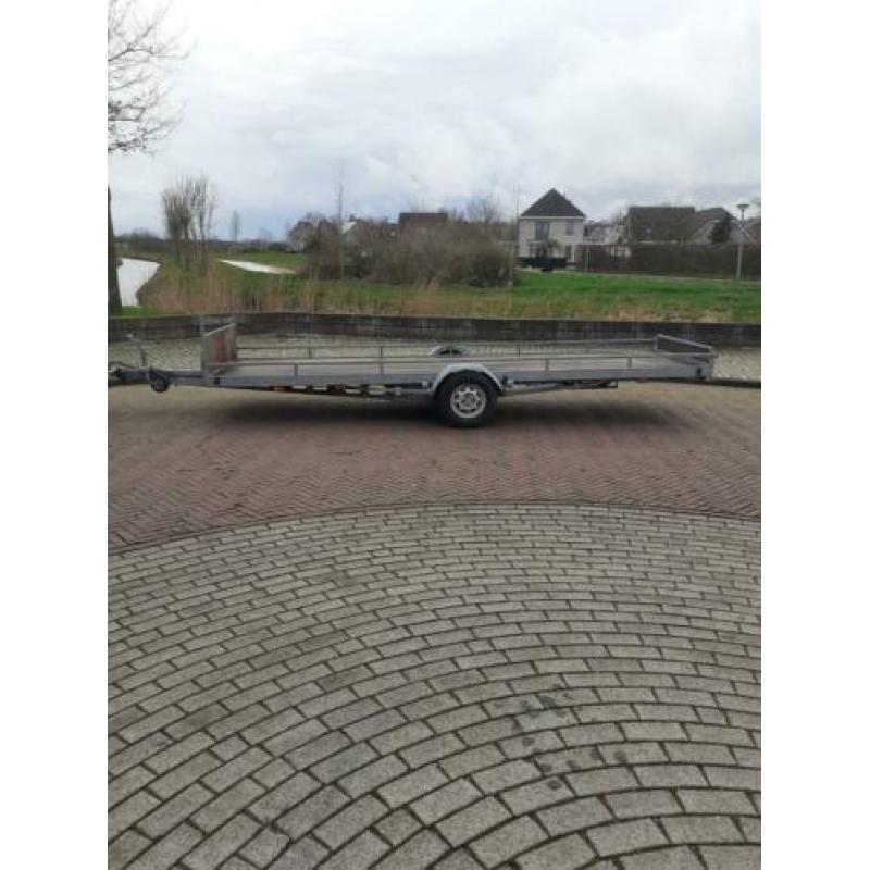 Mooie zgan aanhangwagen