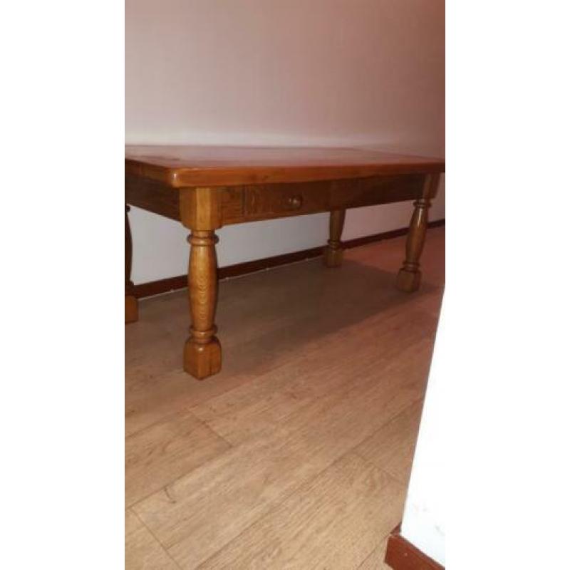 goeie stevige salontafel kan nog jaren mee