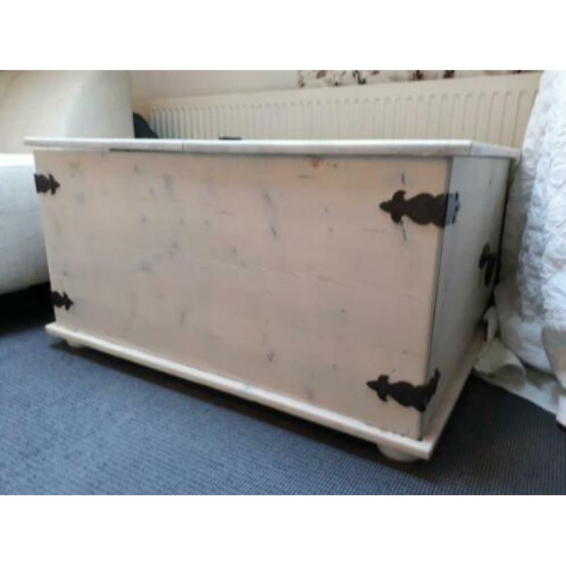 Salontafel en opbergkist in een!