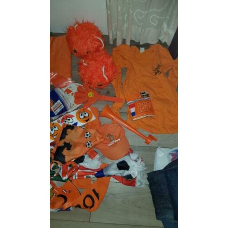 Wk EK voetbal versiering vlaggen, wuppie enz