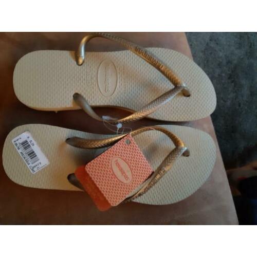 Havaianas teen slippers