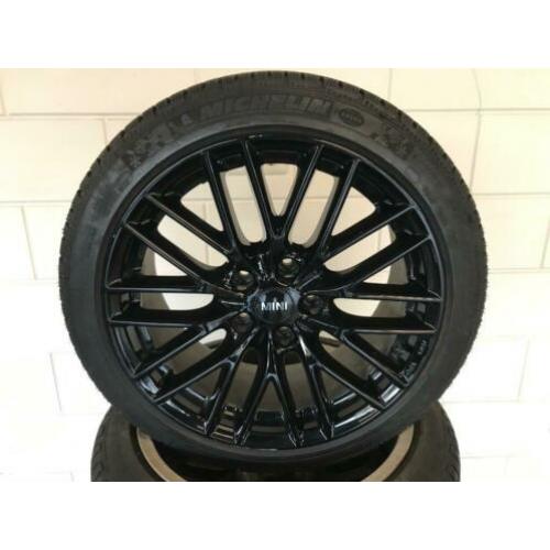 225/45R18 Winterbanden M+S* MINI