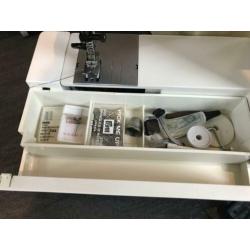 Pfaff Tipmatic 1027 naaimachine