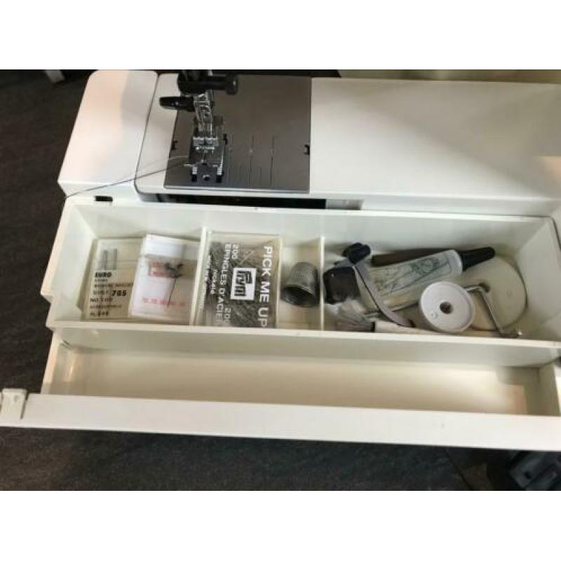 Pfaff Tipmatic 1027 naaimachine