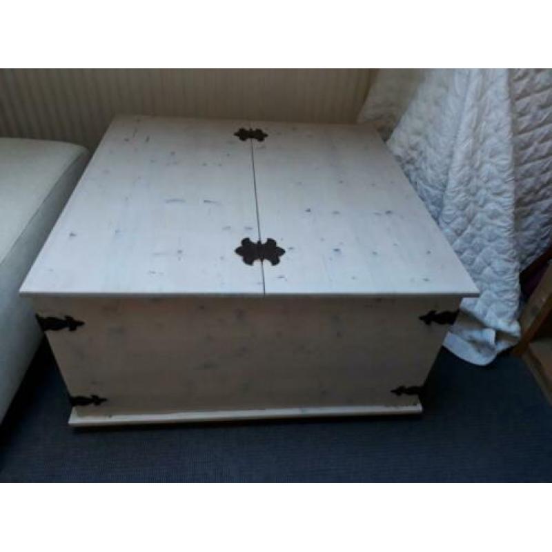 Salontafel en opbergkist in een!