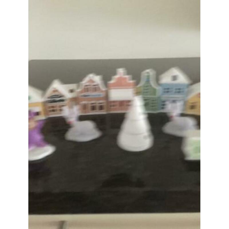 17 AH huisjes en figuren