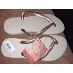 Havaianas teen slippers