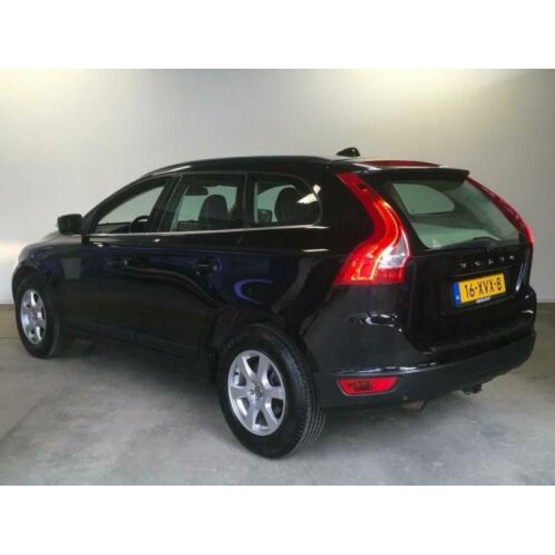 Volvo XC60 2.4 D5 AWD Momentum Leer / Clima / LMV / Cruise /