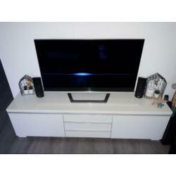 Net hoogglans wit tv-meubel van het merk Besta Burs
