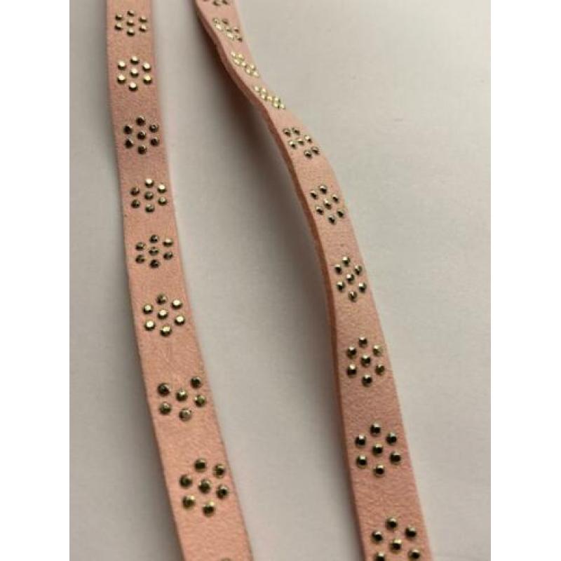 Suede imitatie bandje met steentjes 10 mm x 2 mt. Nr 23248