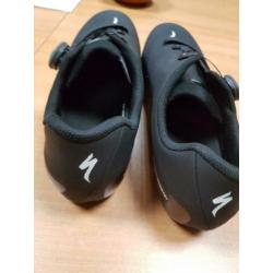 Wielrenschoenen specialized maat 48-49